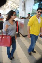 Amisha Patel snapped at airport, Mumbai on 16th Feb 2012 (1).JPG
